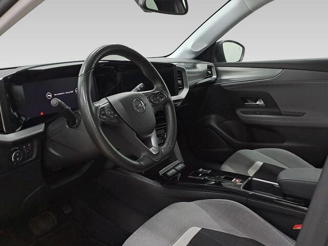 Opel MOKKA Electric Level 3 50 kWh / Camera / CarPlay / Keyless / LED Koplampen / 17'' / Navigatie / Stuur+Stoelverwarming / DAB / Dodehoek / Cruise Control / Warmtepomp