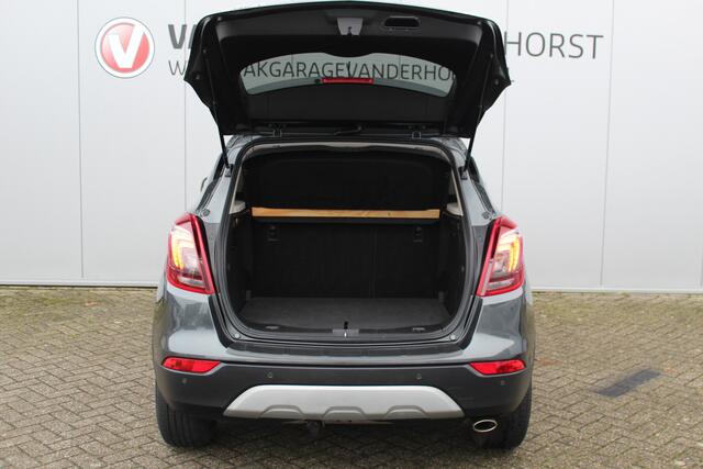 Opel MOKKA X 1.4-140pk Turbo Black Edition. Werkelijk hele mooie en goed onderhouden hoogzitter ! Autm. airco, LM wielen, metallic lak, LED verlichting, navigatie, telefoonvoorb., privacy glass, stoel- en stuurwiel verw., trekhaak+afneembare kogel etc.