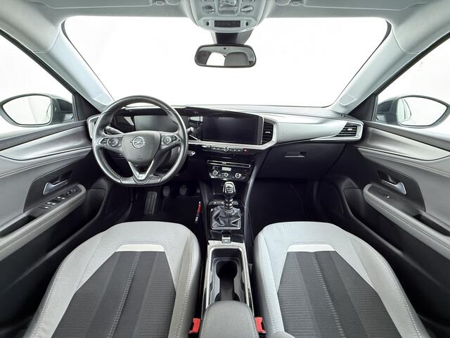 Opel MOKKA T 131pk Elegance Navi Camera Apple Carplay Android PDC Auto bord-herkenning ECC Cruise Control Pdc Elegance Lmv Led Isofix Lane Assist Regen-Lichtsensor Virtual Cockpit 1.2 turbo 1e Eigenaar (door ons-) Dealeronderhouden Origineel NLse auto