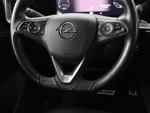 Opel MOKKA Mokka-e Ultimate 50 kWh | SOH 90% | 3 Fase | Stoelverwarming | Leder/Alcantara | Warmtepomp | Adaptive cruise | Camera | Stuurverwarming | Carplay | Matrix LED | Navigatie | Park Assist