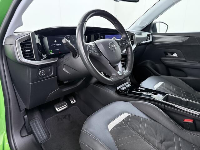 Opel MOKKA Mokka-e Ultimate 50kWh 3-Fase Warmtepomp Adap.Cruise Stuur+Stoelverwarming Navi 360°Camera Ecc Apple Carplay Android Auto Pdc 11kw Laden SOH 88% Matrix Led Keyless Lmv DAB Lane Assist Privacy Glas Dealeronderhouden Origineel Nederlandse Auto Super Complee