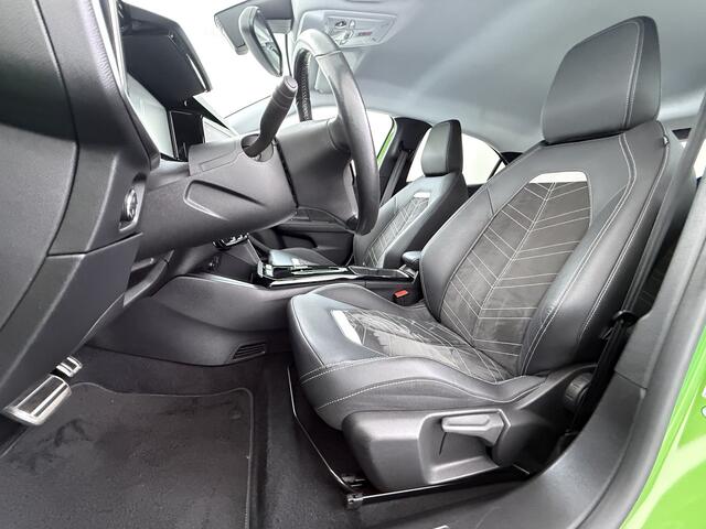 Opel MOKKA Mokka-e Ultimate 50kWh 3-Fase Warmtepomp Adap.Cruise Stuur+Stoelverwarming Navi 360°Camera Ecc Apple Carplay Android Auto Pdc 11kw Laden SOH 88% Matrix Led Keyless Lmv DAB Lane Assist Privacy Glas Dealeronderhouden Origineel Nederlandse Auto Super Complee