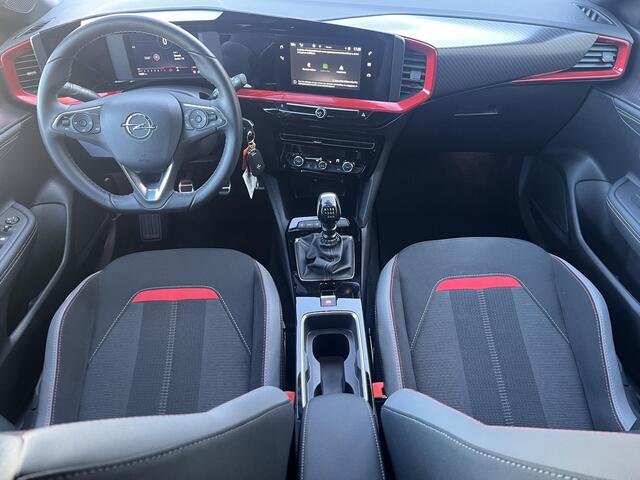 Opel MOKKA 1.2 Turbo GS Line / Dealeronderhouden / Trekhaak (1200 KG) / Navigatie Dmv Apple Carplay&Android Auto / Achterruitrij Camera / Cruise Control / 17" Lichtmetalen Velgen /