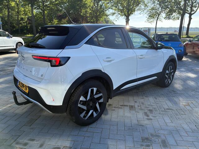 Opel MOKKA Mokka-e Business Elegance 50-kWh 3-fase | ECC | Navigatie | Camera | Stoel & Stuurverwarming | LED Verlichting | LM-velgen | Afneembare Trekhaak | Cruisecontrol