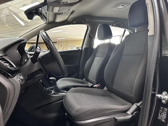 Opel MOKKA X 1.4 Turbo Innovation/ AUTOMAAT!/ Trekhaak/ 140pk!/ 17'' LMV/ Facelift/ Apple + Android/ PDC V+A/ Bluetooth/ Navi/ Clima/ Cruise/ Armsteun/ Multi. LEDER. Stuur/ Mistl./ Dakrails/ LED Dagrijverl.