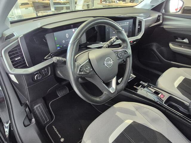 Opel MOKKA Electric Level 3 50 kWh 3-Fase | Automaat | Parkeersensoren | Camera | Navigatie via Apple Carplay of Android Auto | Lichtmetalen Velgen | Stoel en Stuurverwarming |