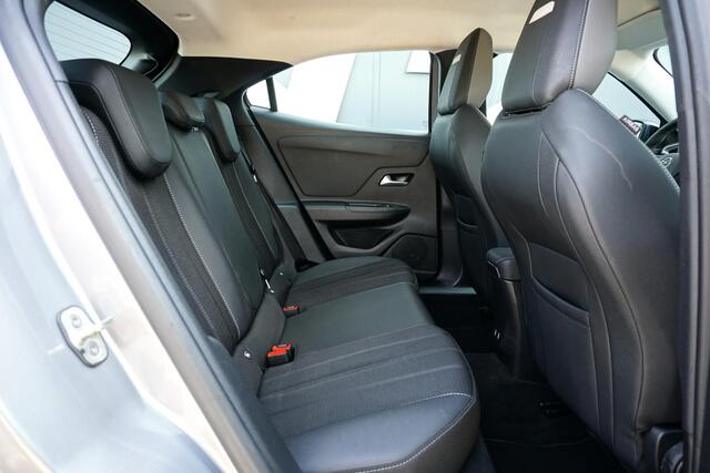 Opel MOKKA Edition 50-kWh Two-Tone + CAMERA / LED / APPLE CARPLAY