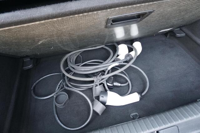 Opel MOKKA Edition 50-kWh Two-Tone + CAMERA / LED / APPLE CARPLAY
