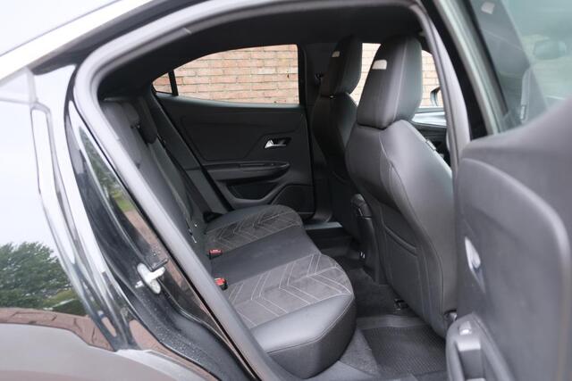 Opel MOKKA 1.2 Turbo 130pk EAT8 Ultimate | App Connect | Adaptive Cruise | Keyless | Camera | Blind Spot | Winter Pakket