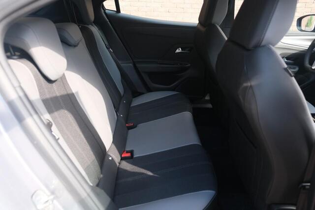 Opel MOKKA 1.2 Turbo 130pk EAT8 Elegance - App Connect - Adaptive Cruise - Keyless - Dodehoek - Winter Pakket - Trekhaak