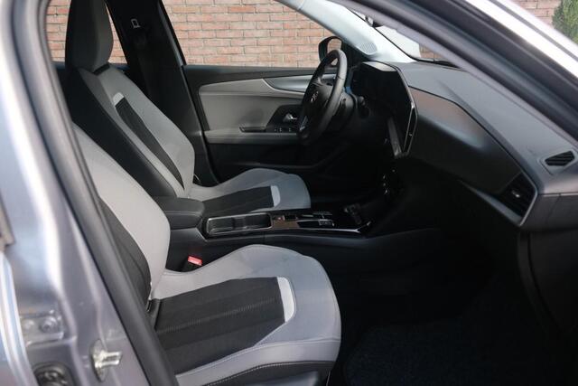 Opel MOKKA 1.2 Turbo 130pk EAT8 Elegance - App Connect - Adaptive Cruise - Keyless - Dodehoek - Winter Pakket - Trekhaak