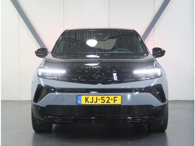 Opel MOKKA Electric GSE 54 kWh 280PK | 1ste eigenaar | Alcantara | Stoel/Stuurverwarming | FULL LED | Camera | Two-tone | Privacy Glass | AppleCarPlay/AndroidAuto | Navigatie | Adaptief Cruise Control | Keyless | Isofix |