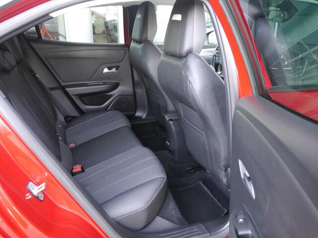 Opel MOKKA Mokka-e Business Elegance 50-kWh 11kw bl. | SOH 91.6% | Achteruitrijcamera | Navigatie | Apple CarPlay | Android Auto | Climate/Cruise Control | LED koplampen | Lichtmetalen Velgen