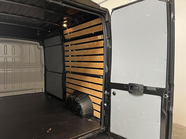 Opel MOVANO 2.2D 140 L2H2 Edition Airco Navigatie Parkeersensoren Trekhaak Cruise Imperiaal