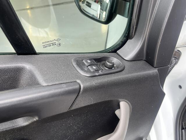 Opel MOVANO 2.3 CDTI BiTurbo L2H2 170pk Airco Cruise controle Omvormer Kastinrichting Telefoon voorbereiding Achteruitrijcamera Schuifdeur Euro 6 Bpm vrij Ideaal ombouw naar camper!