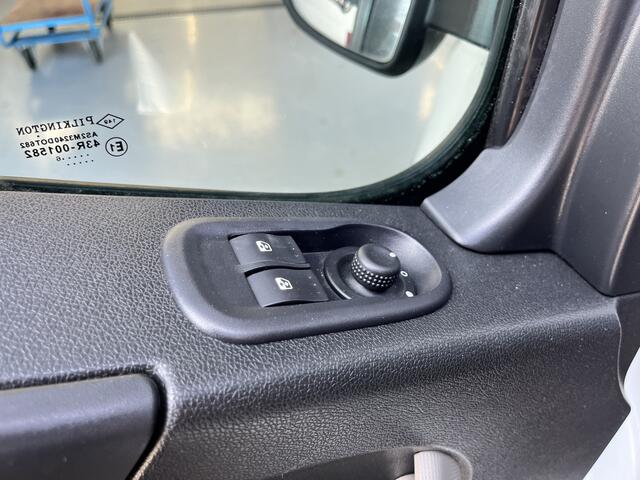 Opel MOVANO 2.3 CDTI L2H2 Airco Cruise controle Omvormer Kastinrichting Telefoon voorbereiding Achteruitrijcamera Schuifdeur Euro 5 Bpm vrij !! 1e eigenaar Dealer onderhouden Ook ideaal voor ombouw naar camper !!