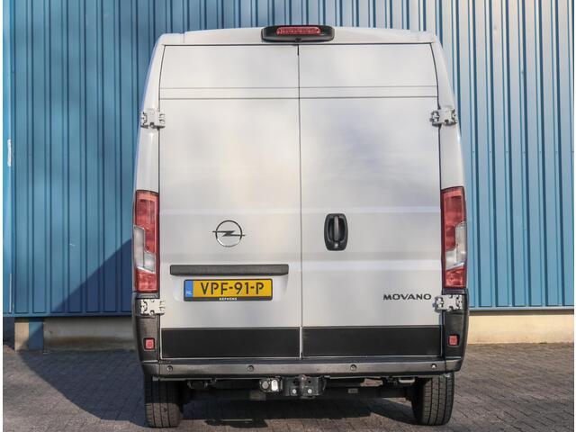 Opel MOVANO GB Zwaar Edition L3H2 2.2 165PK | Airco | Camera | Grip Control | Cruise Control | Armsteun | Trekhaak | 3 Zits | Houtenlaadvloer/Latbetimmering | Navigatie | Parkeersensoren | All Season Banden |