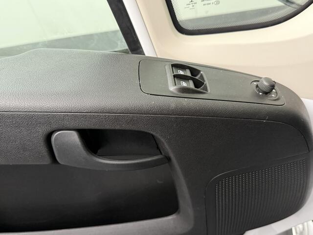 Opel MOVANO 140PK Bakwagen | Laadlift | Zijdeur | Camera | Dakspoiler | Airco | Cruise | 3-Zits