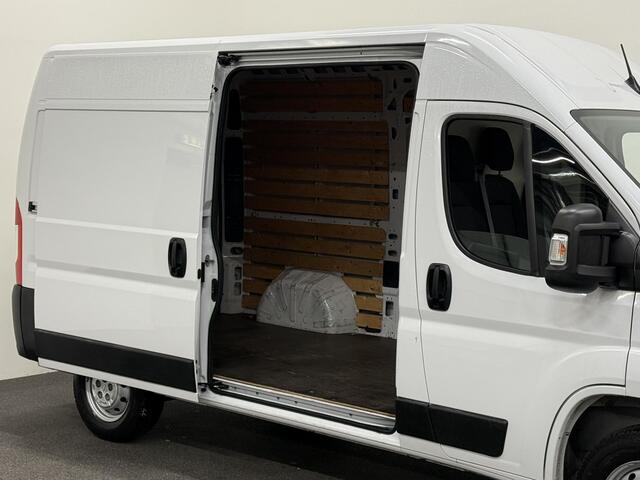 Opel MOVANO 2.2D 140 L2H2 Edition Opel Movano 2.2D 140 L2H2 Edition Airco Navi PDC Trekhaak Cruise control Nieuw Model