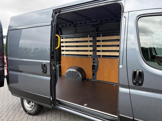 Opel MOVANO 2.2D 120 PK / L2H2 / ** NIEUW BPM VRIJ ** / TREKHAAK / CAMERA / 3-ZITS / ECC / LED / CRUISE / LANE ASSIST