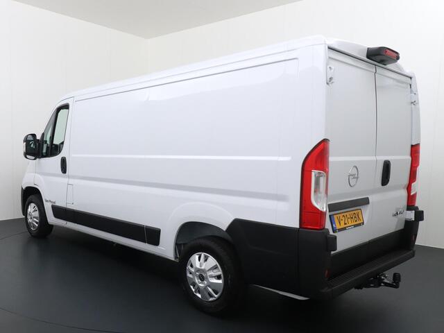 Opel MOVANO 2.2D 120 S&S L2H1 3.0t Opel Movano 2.2D 120 S&S L2H2 3.0t | Parkeer sensoren | Trekhaak | Parkeer camera