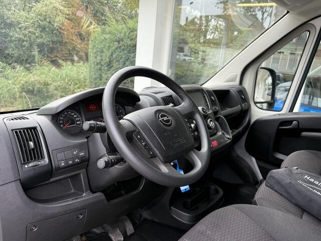 Opel MOVANO 2.2D 140 Zwaar L2H2 3.5t | 3 Zitplaatsen | Elektrische Laadklep | Achteruitrijd Camera | Laadruimte Betimmering | Airco & Cruise Control |