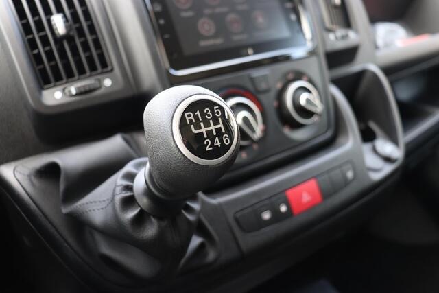 Opel MOVANO 2.2D 140 Zwaar L2H2 3.5t | 3 Zitplaatsen | Elektrische Laadklep | Achteruitrijd Camera | Laadruimte Betimmering | Airco & Cruise Control |