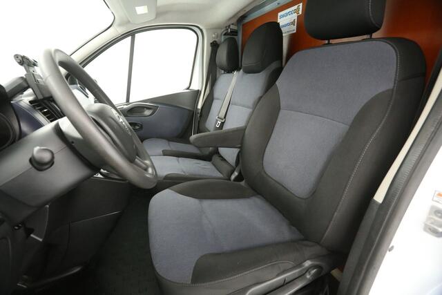 Opel VIVARO 1.6 CDTI L2H1 Airco Cruise Navi 3 Persoons PDC LED Elektrpakket Trekhaak