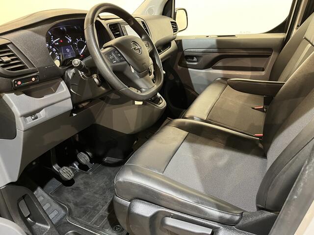 Opel VIVARO 2.0 CDTI L3H1 150 PK Servicebus / Inrichting / Euro 6 / Airco / Cruise Control / Camera / Trekhaak / CarPlay / Navigatie / 3-Zits /