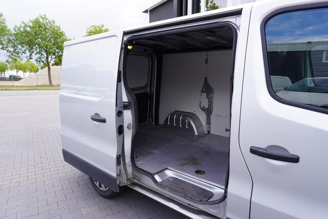 Opel VIVARO 1.6 CDTI 125PK EURO 6 - Airco - Navi - Stoelverwarming - ¤10.900,- Excl.