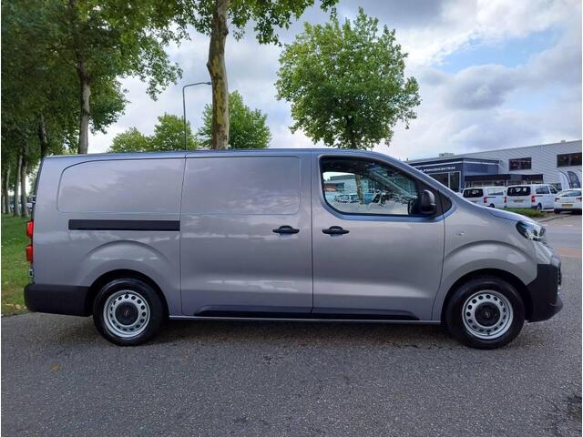 Opel VIVARO Electric L3 75 kWh 136pk | 8 jaar garantie | Multimedia | Apple Carplay | Android Auto | Achteruitrijcamera | Parkeersensoren voor en achter | Digitale cockpit | Stuurwielbediening | Tussenwand comfort met raam | Bestuurdersstoel comfort | Bank voorpassag