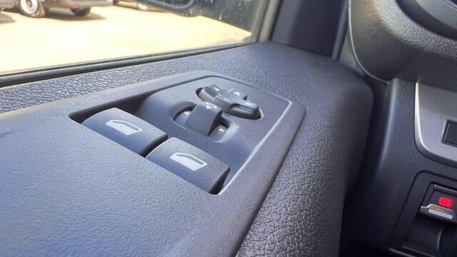 Opel VIVARO Electric L3 75 kWh 136pk | 8 jaar garantie | Multimedia | Apple Carplay | Android Auto | Achteruitrijcamera | Parkeersensoren voor en achter | Digitale cockpit | Stuurwielbediening | Tussenwand comfort met raam | Bestuurdersstoel comfort | Bank voorpassag