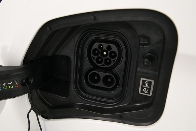 Opel VIVARO L2H1 75 kWh | SOH 92% | Elektrisch | Snelladen | Airco | Cruise | 3-Zits | Carplay | 360° CAM | Navi | Parkeersens.