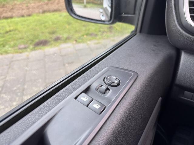 Opel VIVARO 2.0 CDTI L3H1 DC Innovation | Dubbel Cabine| 2x Schuifdeur | VOL Opties | 177PK | Trekhaak | Navi | Dodehoek Detectie | Dealer Onderhouden |