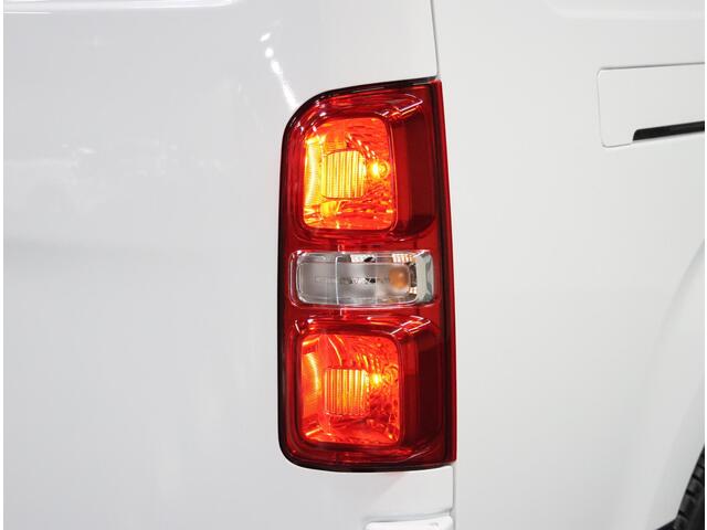 Opel VIVARO 2.0 Diesel 180PK S&S L3 | 1ste eigenaar | AUTOMAAT | AppleCarPlay/AndroidAuto | Armsteun | 3 Zits | Houtenlaadvloer | Navigatie | Keyless | Stuurverwarming | Climate Control | Cruise Control | Parkeersensoren |