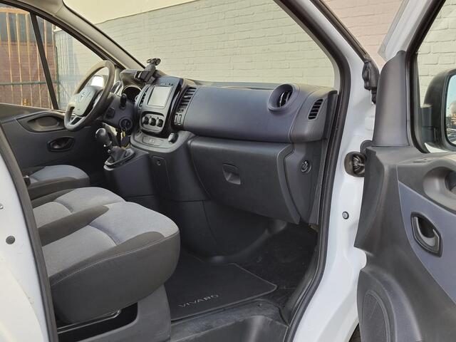 Opel VIVARO 1.6CDTI 126PK L2H1 3-Persoons Trekhaak Euro 6 Navi Airco Cruise Control Pdc Betonplex Vloer Wandbetimmering Schuifdeur Achterdeuren Origineel Nederlandse Auto Export - Handel