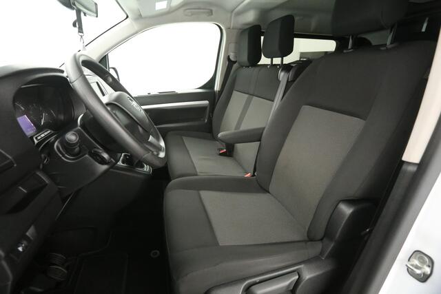 Opel VIVARO 2.0 145PK L3H1 | DC | 6-Zits | Trekh. | Airco | Cruise | Carplay | Parkeersens.