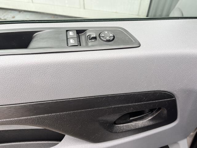 Opel VIVARO 1.5 CDTI L2H1 Marge BTW en BPM vrij!! Airco Cruise controle Navigatiesysteem 2-Persoons Parkeerhulp achter Apple carplay 1e eigenaar Euro 6 Bpm en Btw vrij voor particulier gebruik !!