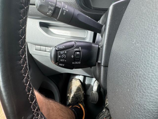 Opel VIVARO 2.0 CDTI L2H1 2X SCHUIFDEUR/CARPLAY/DAKDRAGERS Opel Vivaro 2.0 CDTI L2H1 Innovation 2X SCHUIFDEUR/CARPLAY