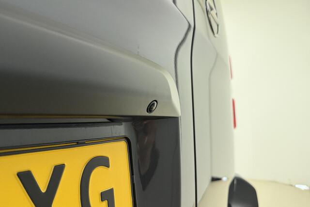 Opel VIVARO Electric L3 75 kWh | Lederen bekleding | STX pakket | Navigatie | Stoelverwarming | Keyless | Laadruimte betimmering | DEMO | Camera | Lichtmetalen velgen black