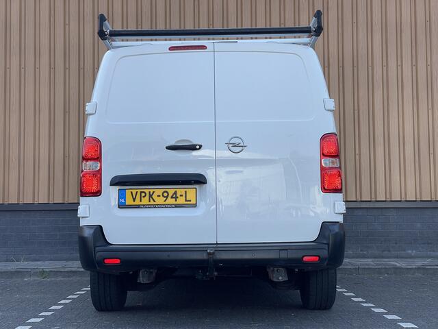 Opel VIVARO 2.0 CDTI L3H1 Edition | Trekhaak | Dubbele Schuifdeur | Cruise Control | Achteruitrijcamera | Apple Carplay | Parkeersensoren Achter | Airconditioning |