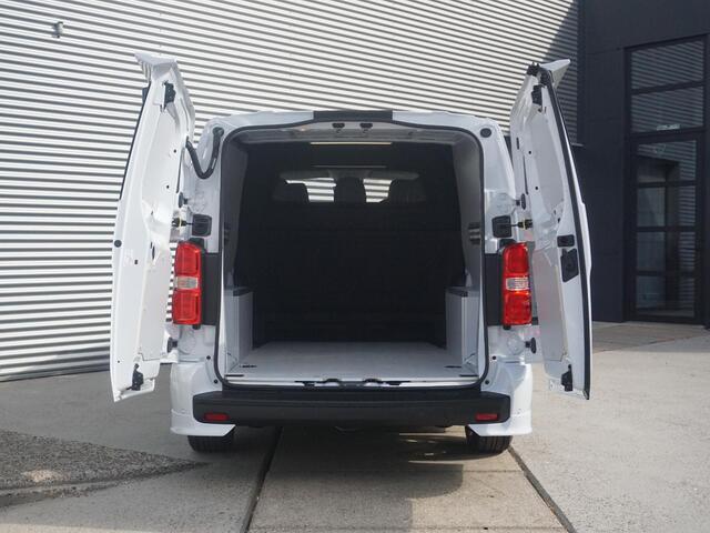 Opel VIVARO Vivaro-e Dubbele Cabine 75kWh | STX Sport | Mooiste bus van NL (!) | Lederen bekleding | Spoilerpakket | 18 inch Lichtmetalen velgen | Dynamic Comfort NAV Pakket | Winterpakket | 2x schuifdeur | Betimmering | Comfortstoelen |
