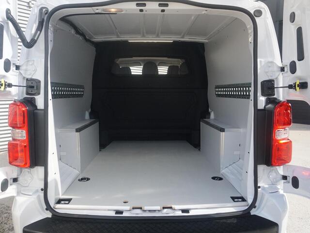 Opel VIVARO Vivaro-e Dubbele Cabine 75kWh | STX Sport | Mooiste bus van NL (!) | Lederen bekleding | Spoilerpakket | 18 inch Lichtmetalen velgen | Dynamic Comfort NAV Pakket | Winterpakket | 2x schuifdeur | Betimmering | Comfortstoelen |