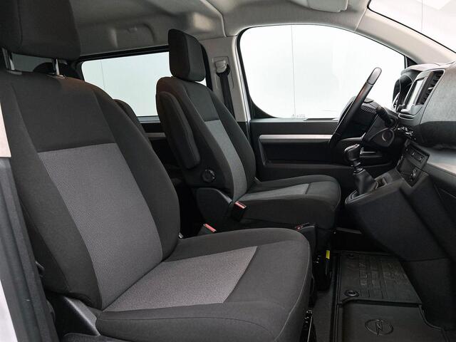 Opel VIVARO 145pk L3H1 Dubbele Cabine Sport Edition Navigatie Climate Control Trekhaak Trekhaak Parkeer sensoren Lichtmetalen Velgen