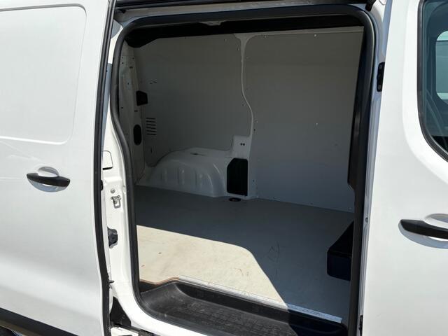 Opel VIVARO 75 kwh 136 PK L2 / Elektrisch / PDC / Carplay / Trekhaak / Cruise / Navi / Dodehoek assist / Halfleder