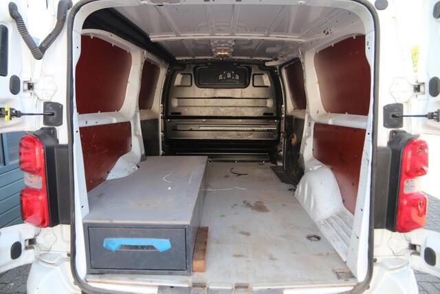 Opel VIVARO 2.0 CDTI 150 / Engine broken / Cruise / Airco..