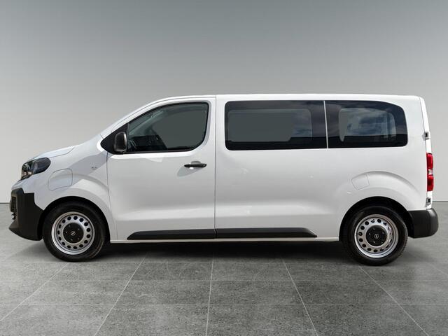 Opel VIVARO Combi Electric L2 75kWh 136pk | 9-persoons | Achterdeuren met ramen | Bluetooth radio | Auto Airco Pakket | Airco op tweede en derde zitrij | Climate control | Bestuurdersstoel comfort met armsteun | van ¤61.116 voor ¤46.996 incl. BTW rijklaar | TAXI ombo