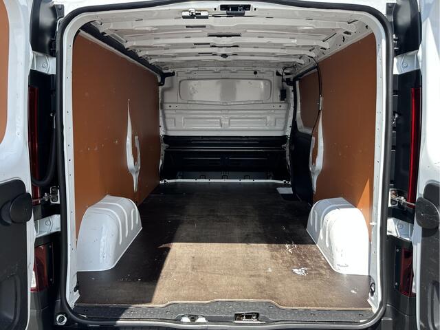Opel VIVARO 1.6 CDTI 122 PK E6 / L2H1 / IMPERIAAL / TREKHAAK / 3 ZITS / AIRCO / NAVI / CRUISE