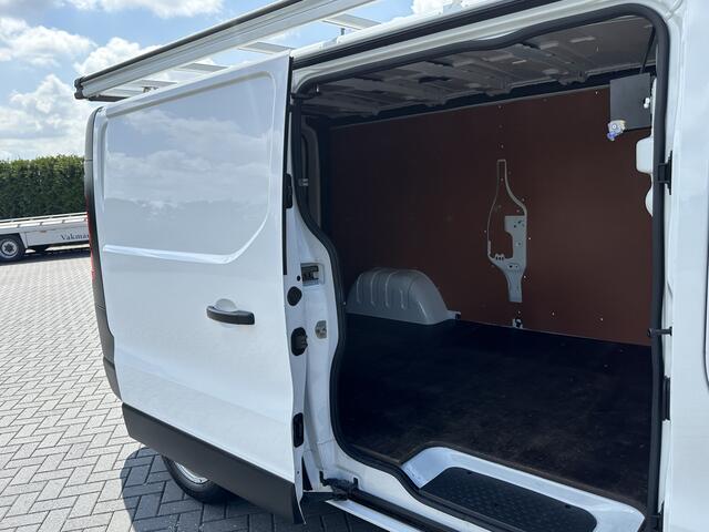 Opel VIVARO 1.6 CDTI 122 PK E6 / L2H1 / IMPERIAAL / TREKHAAK / 3 ZITS / AIRCO / NAVI / CRUISE