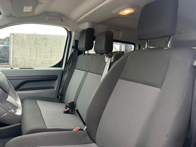 Opel VIVARO Vivaro-e Combi L2H1 50 kWh 136 PK | Nieuw binnen, meer foto's volgen ! | 9-persoons | 9.585 KM! | Privacy glass